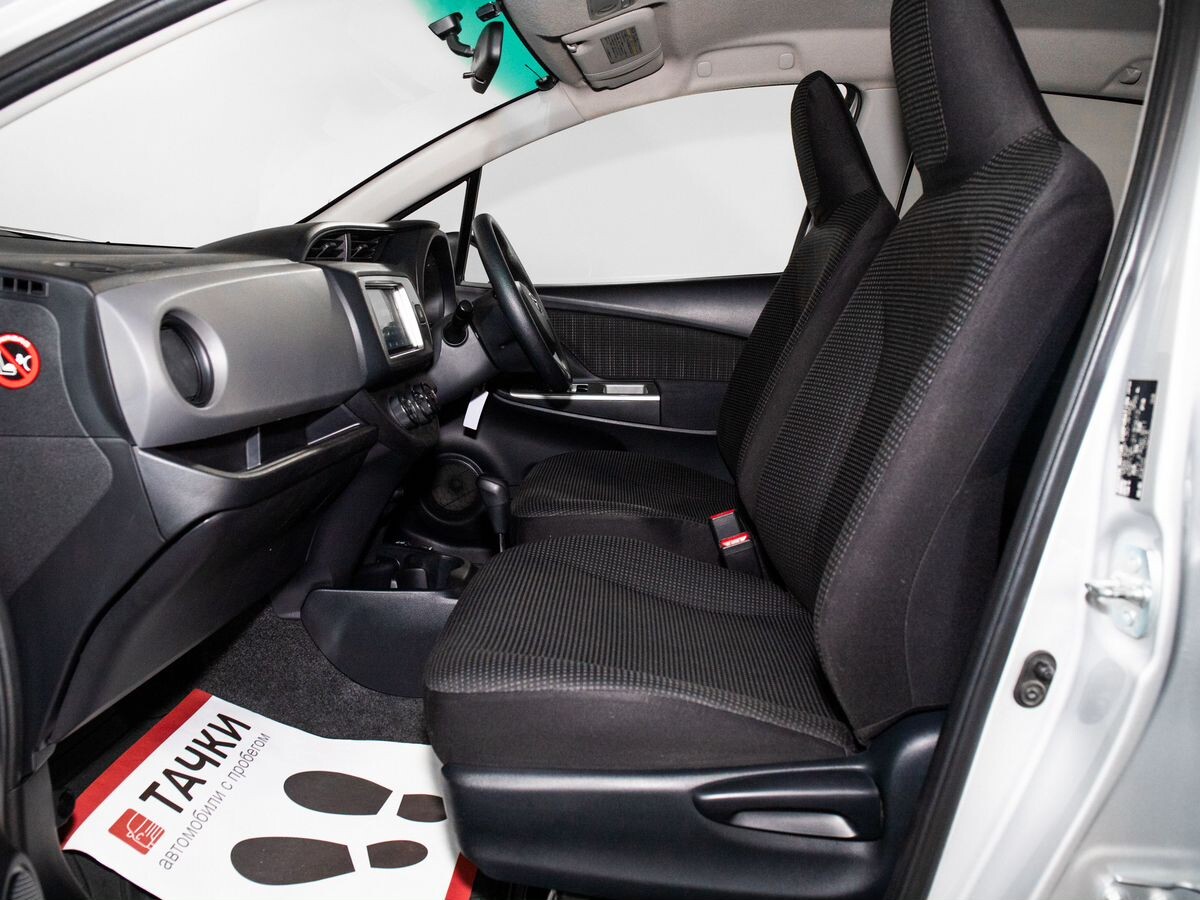 Toyota Vitz 2014 - фото автомобиля