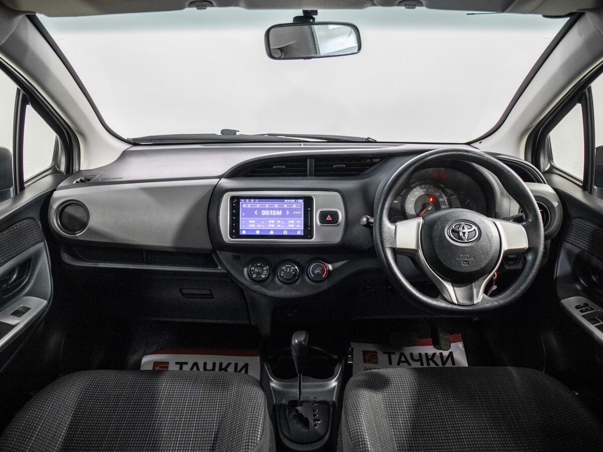 Toyota Vitz 2014 - фото автомобиля