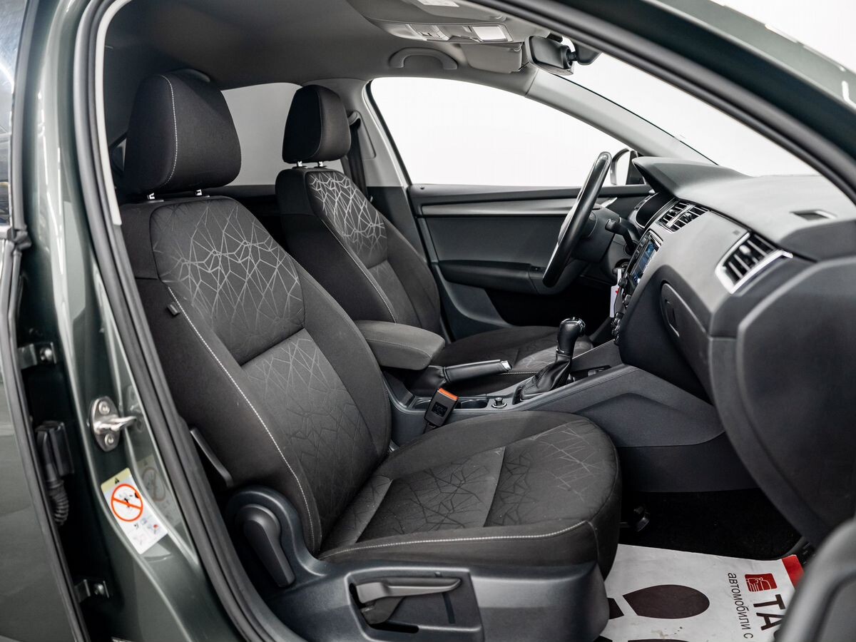 Skoda Octavia 2020 - фото автомобиля