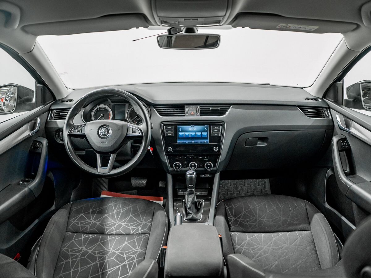 Skoda Octavia 2020 - фото автомобиля