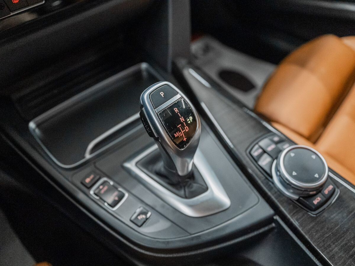 BMW 3 серии 2016 - фото автомобиля