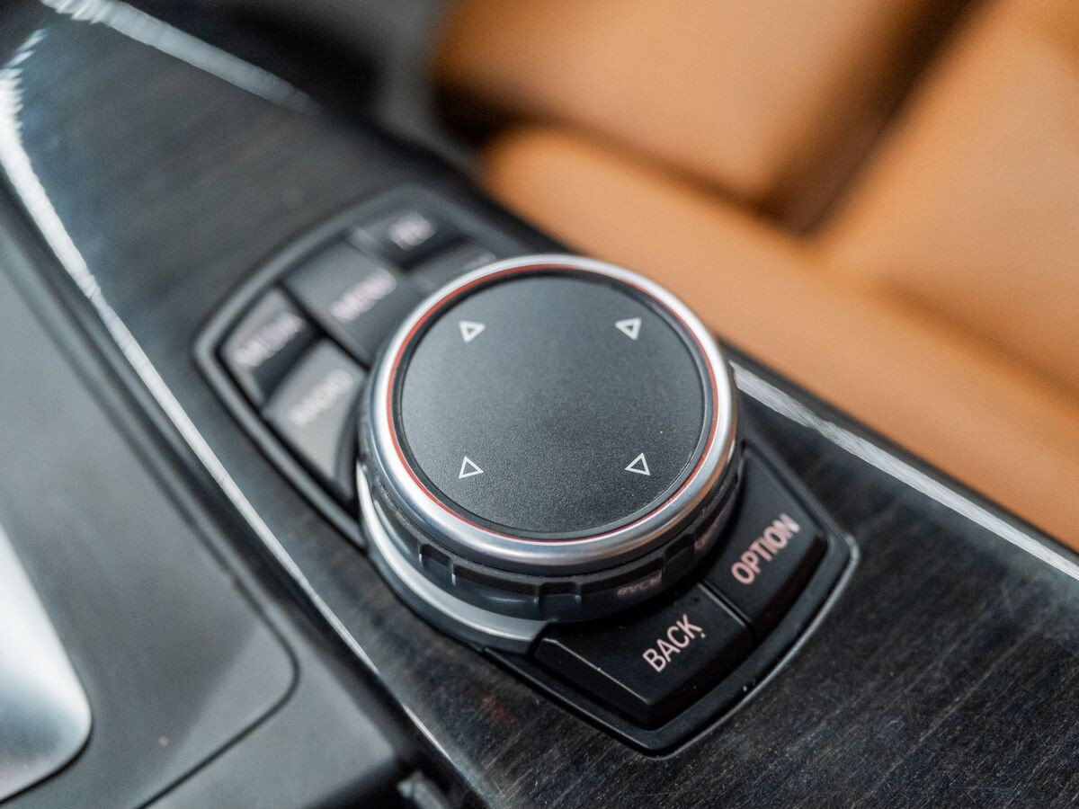 BMW 3 серии 2016 - фото автомобиля