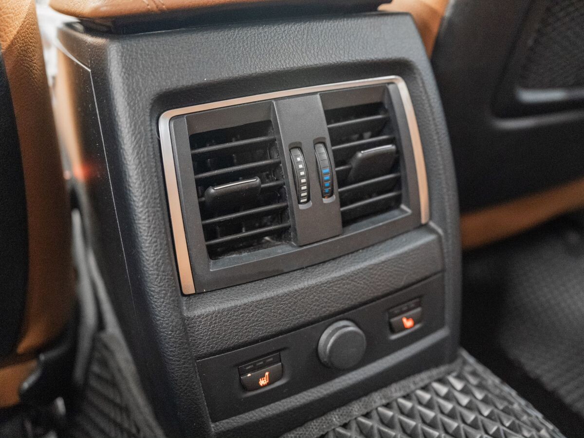 BMW 3 серии 2016 - фото автомобиля