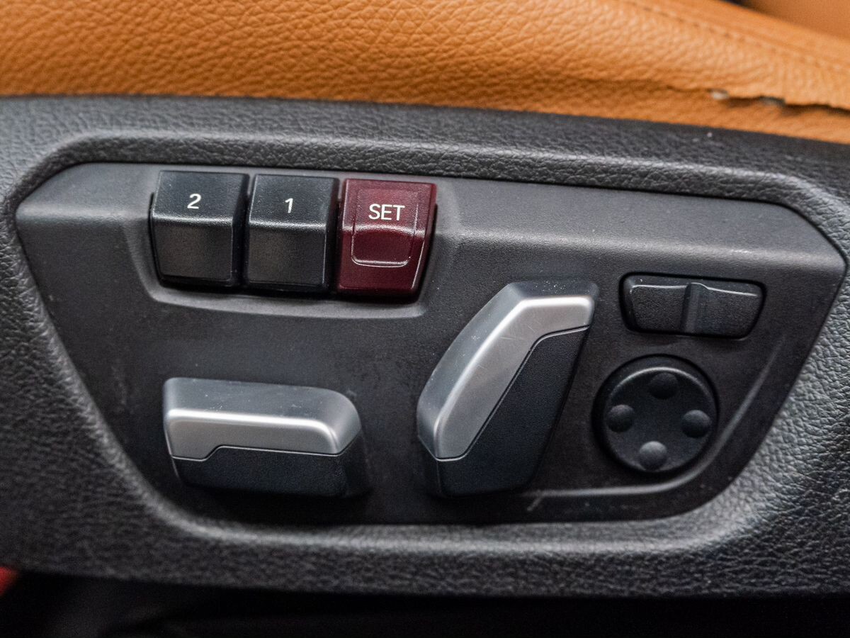 BMW 3 серии 2016 - фото автомобиля