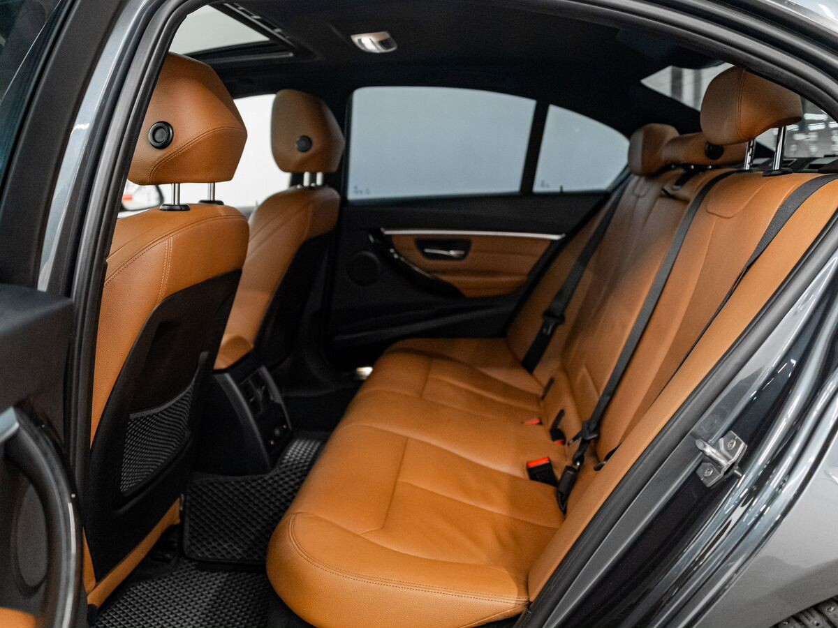 BMW 3 серии 2016 - фото автомобиля