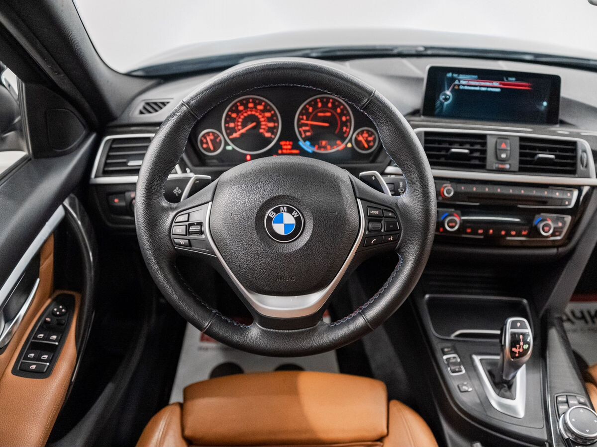 BMW 3 серии 2016 - фото автомобиля