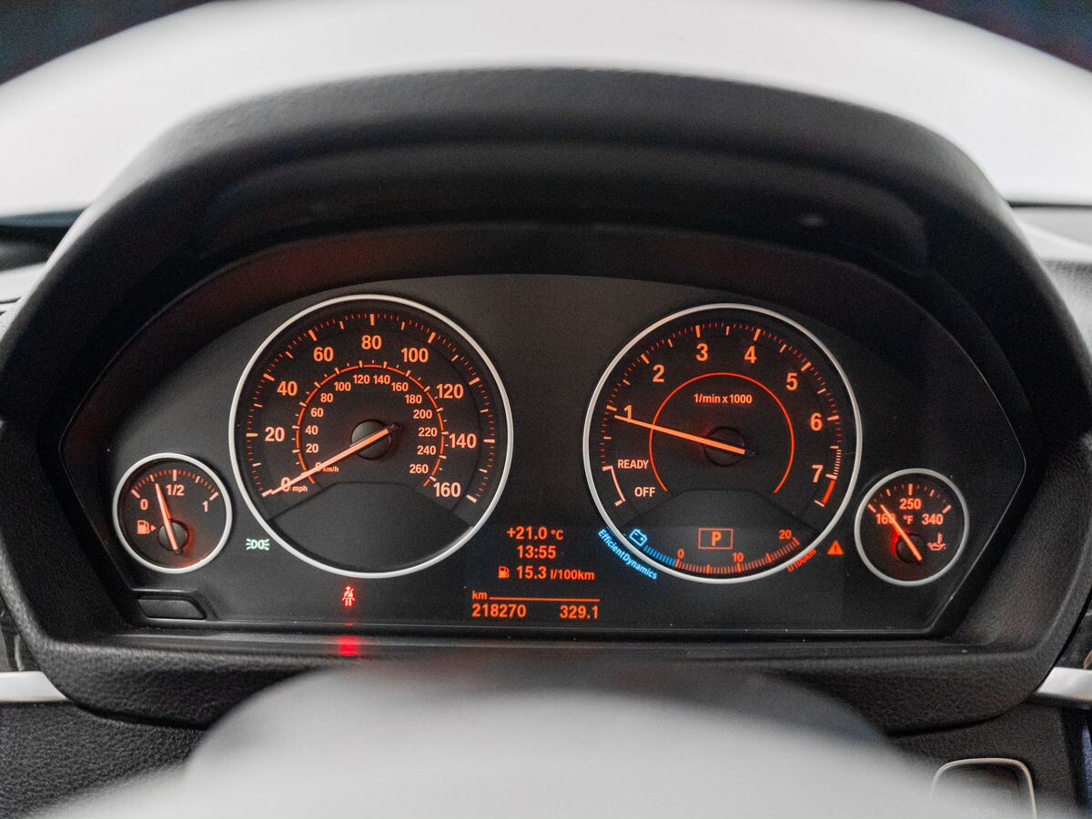 BMW 3 серии 2016 - фото автомобиля