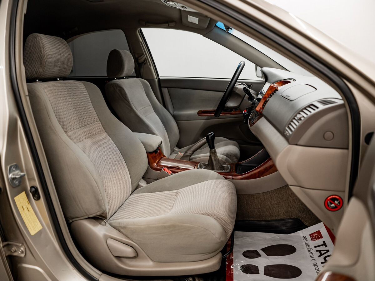 Toyota Camry 2003 - фото автомобиля
