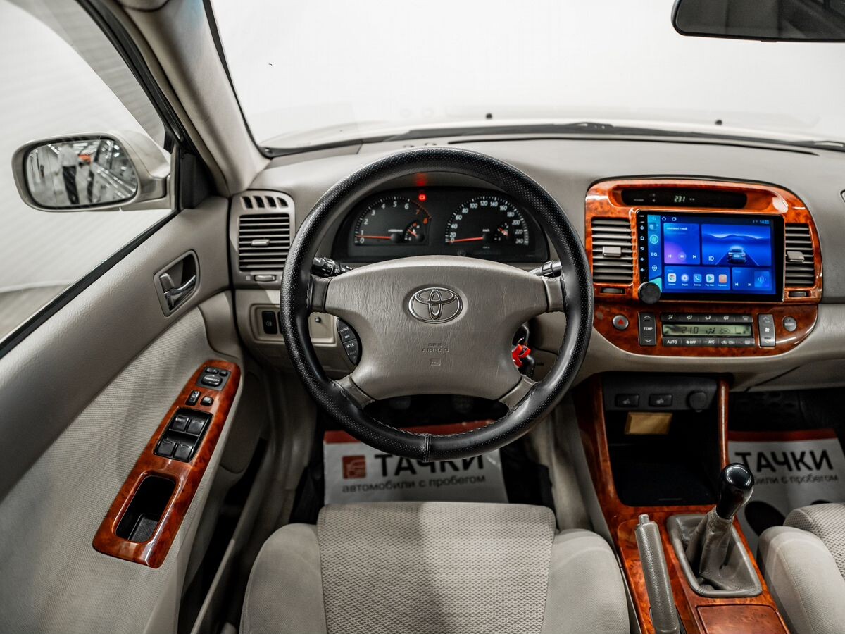 Toyota Camry 2003 - фото автомобиля