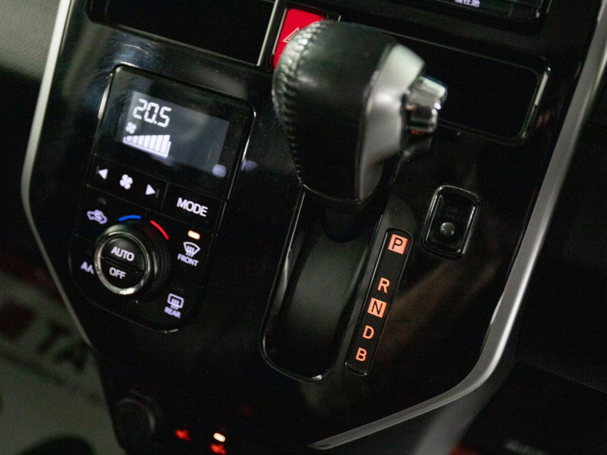 Toyota Tank 2016 - фото автомобиля