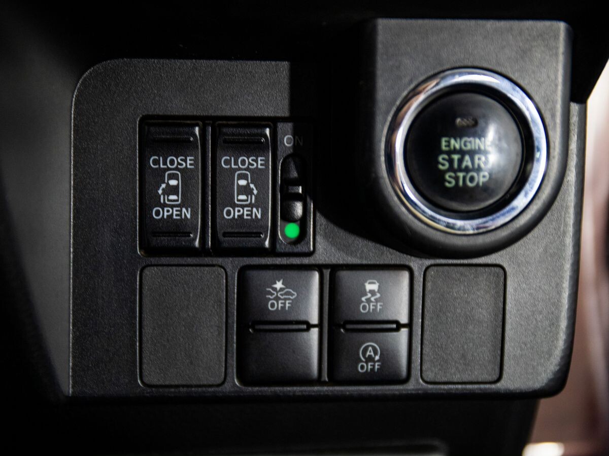 Toyota Tank 2016 - фото автомобиля