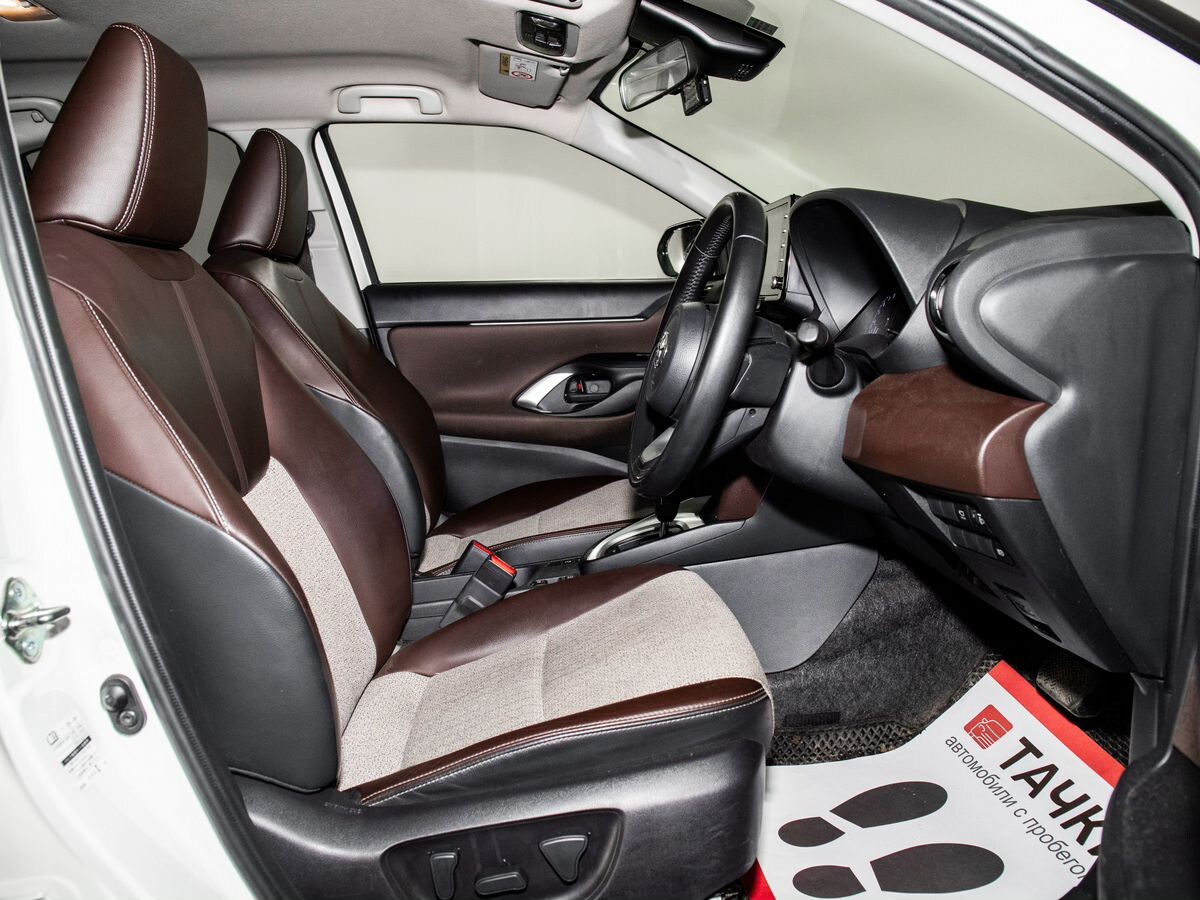 Toyota Yaris Cross 2021 - фото автомобиля