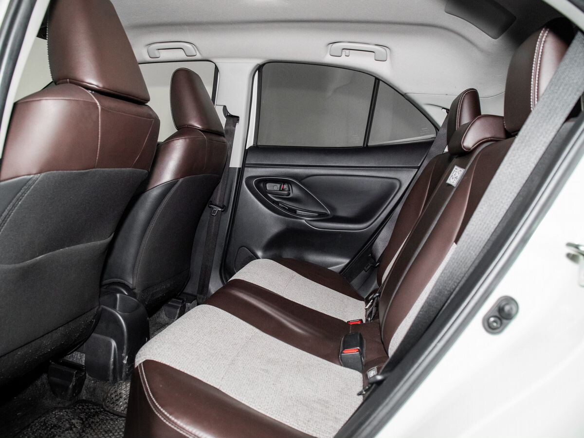 Toyota Yaris Cross 2021 - фото автомобиля