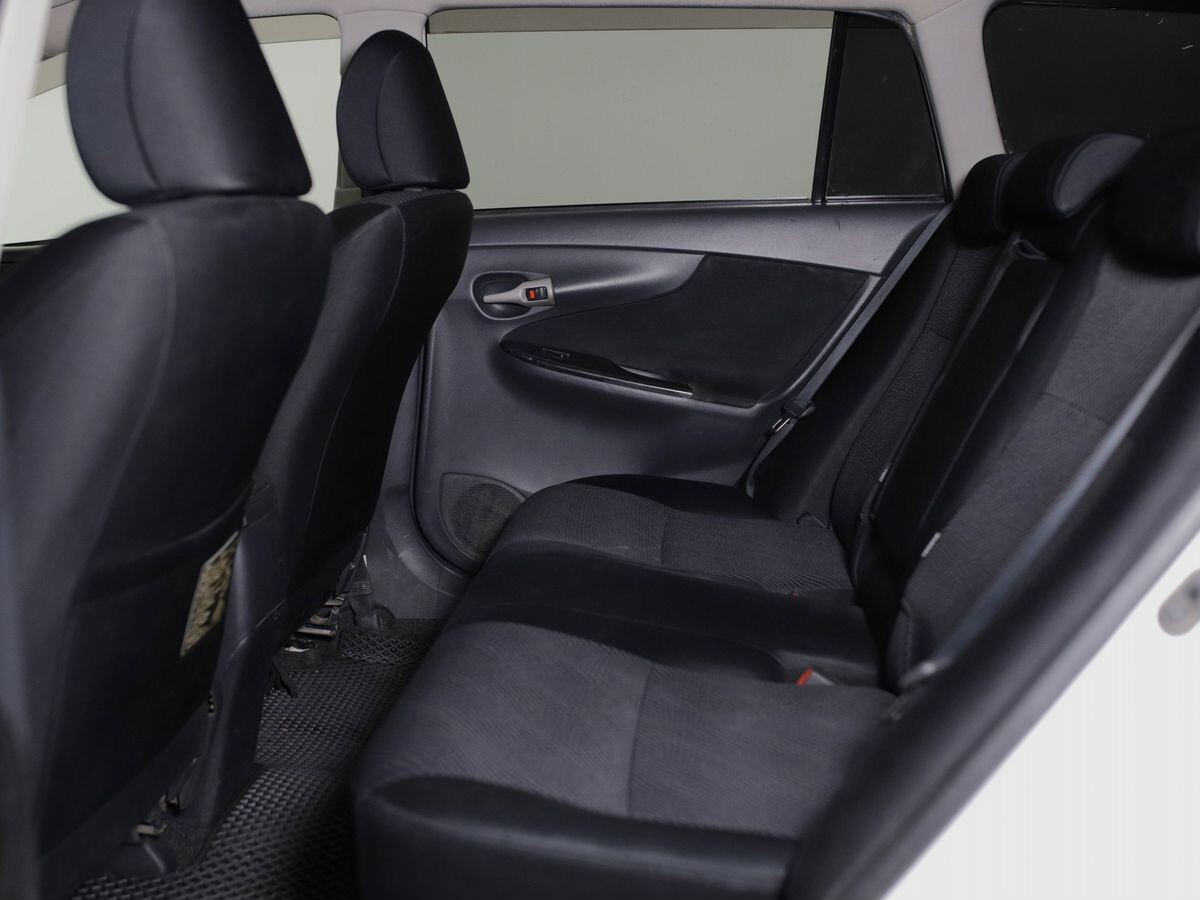 Toyota Corolla 2011 - фото автомобиля