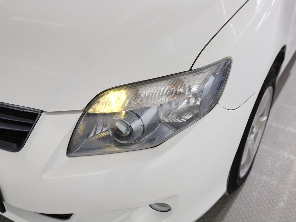 Toyota Corolla 2011 - фото автомобиля