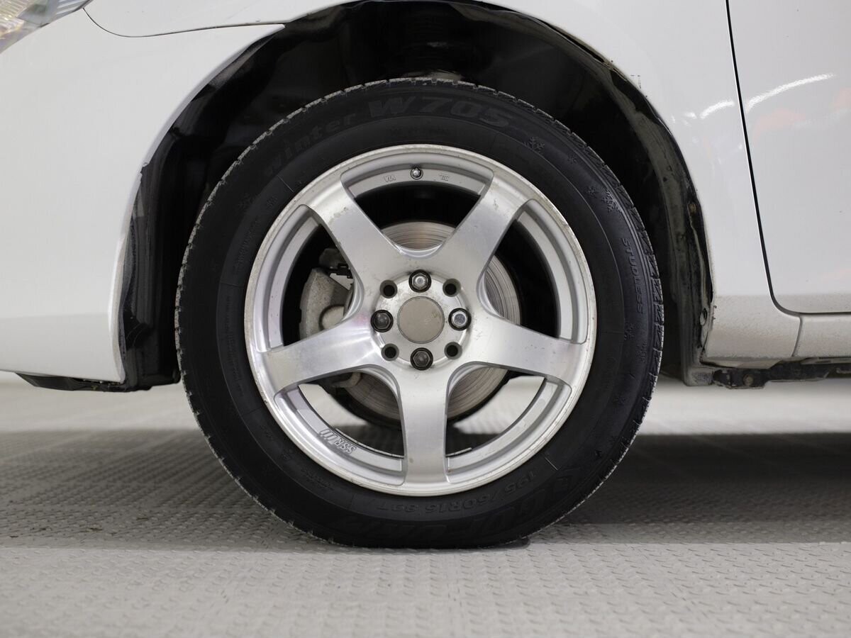 Toyota Corolla 2011 - фото автомобиля