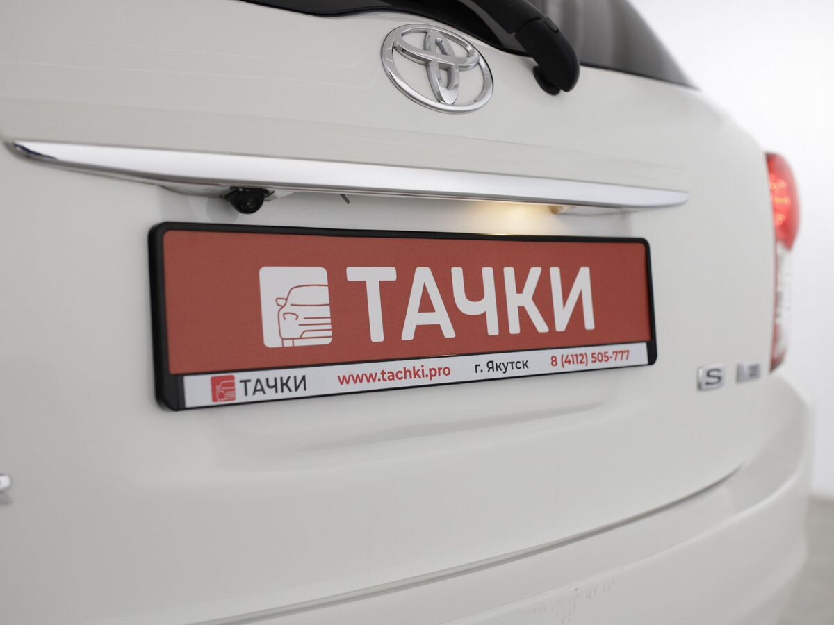 Toyota Corolla 2011 - фото автомобиля
