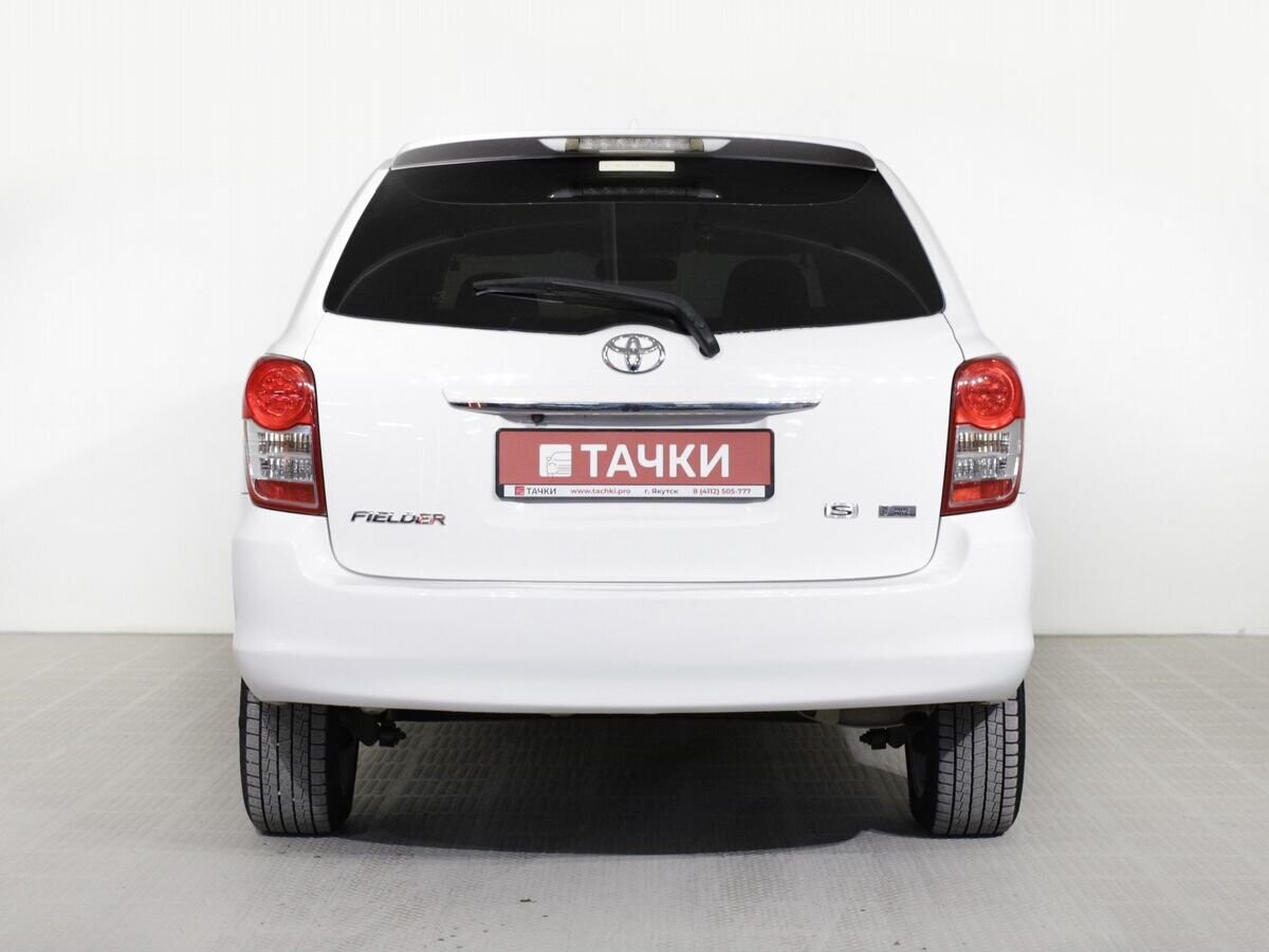 Toyota Corolla 2011 - фото автомобиля