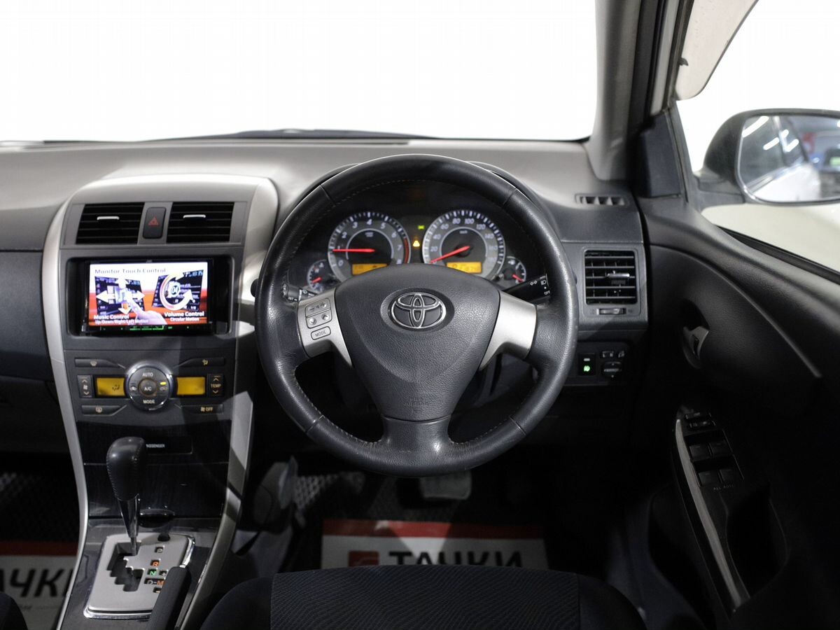 Toyota Corolla 2011 - фото автомобиля