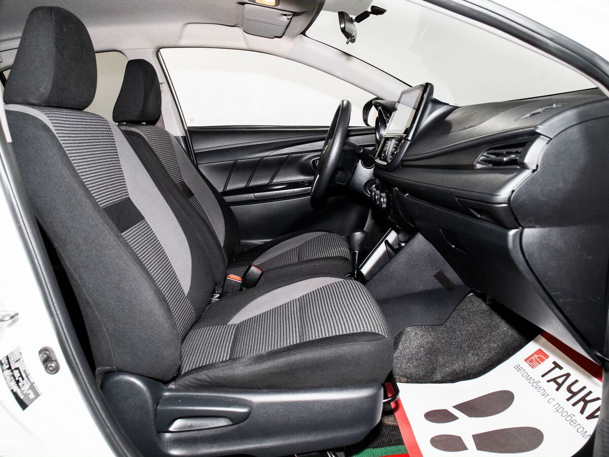 Toyota Vios 2021 - фото автомобиля