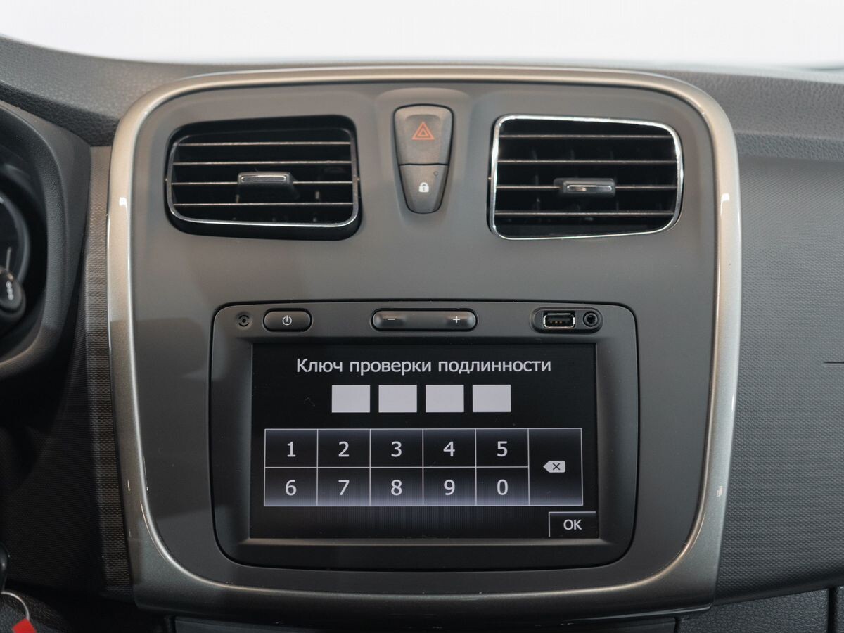 Renault Logan 2019 - фото автомобиля