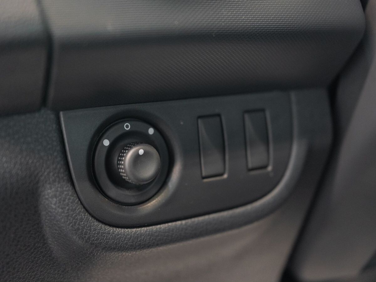 Renault Logan 2019 - фото автомобиля