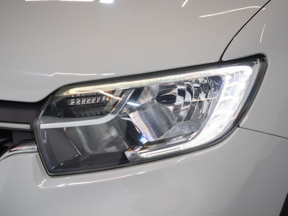 Renault Logan 2019 - фото автомобиля