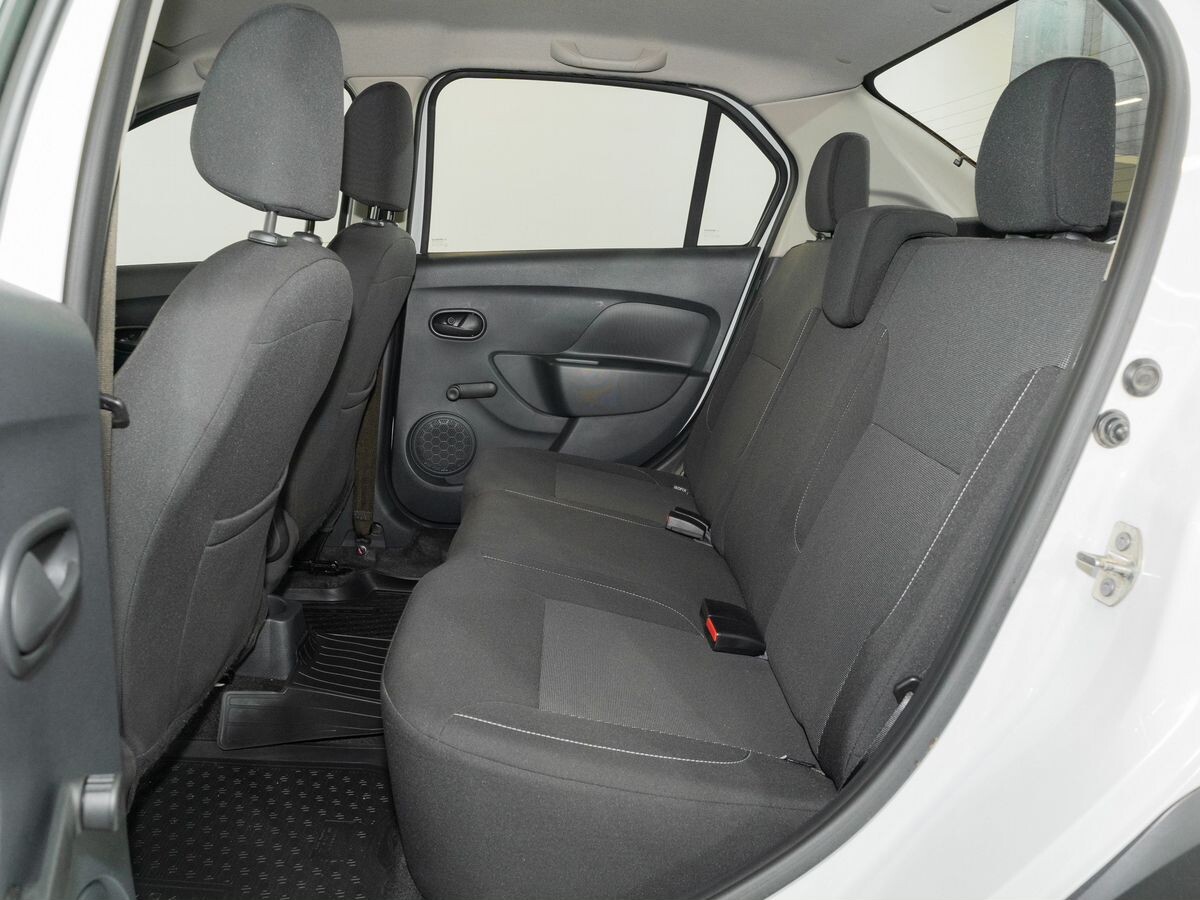 Renault Logan 2019 - фото автомобиля