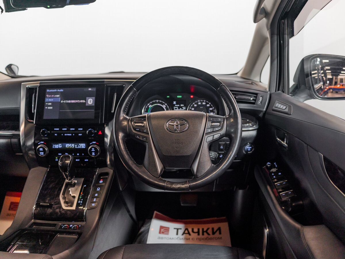 Toyota Alphard 2021 - фото автомобиля