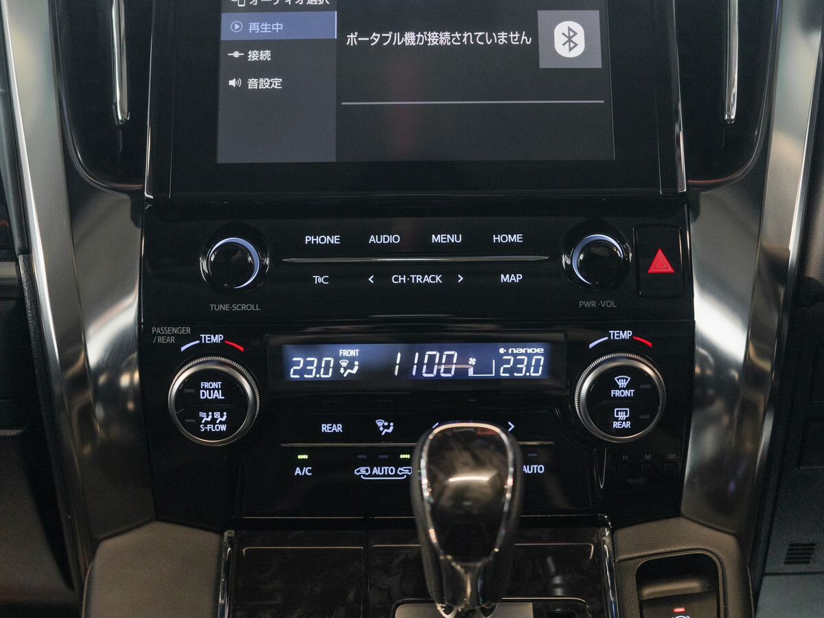Toyota Alphard 2021 - фото автомобиля