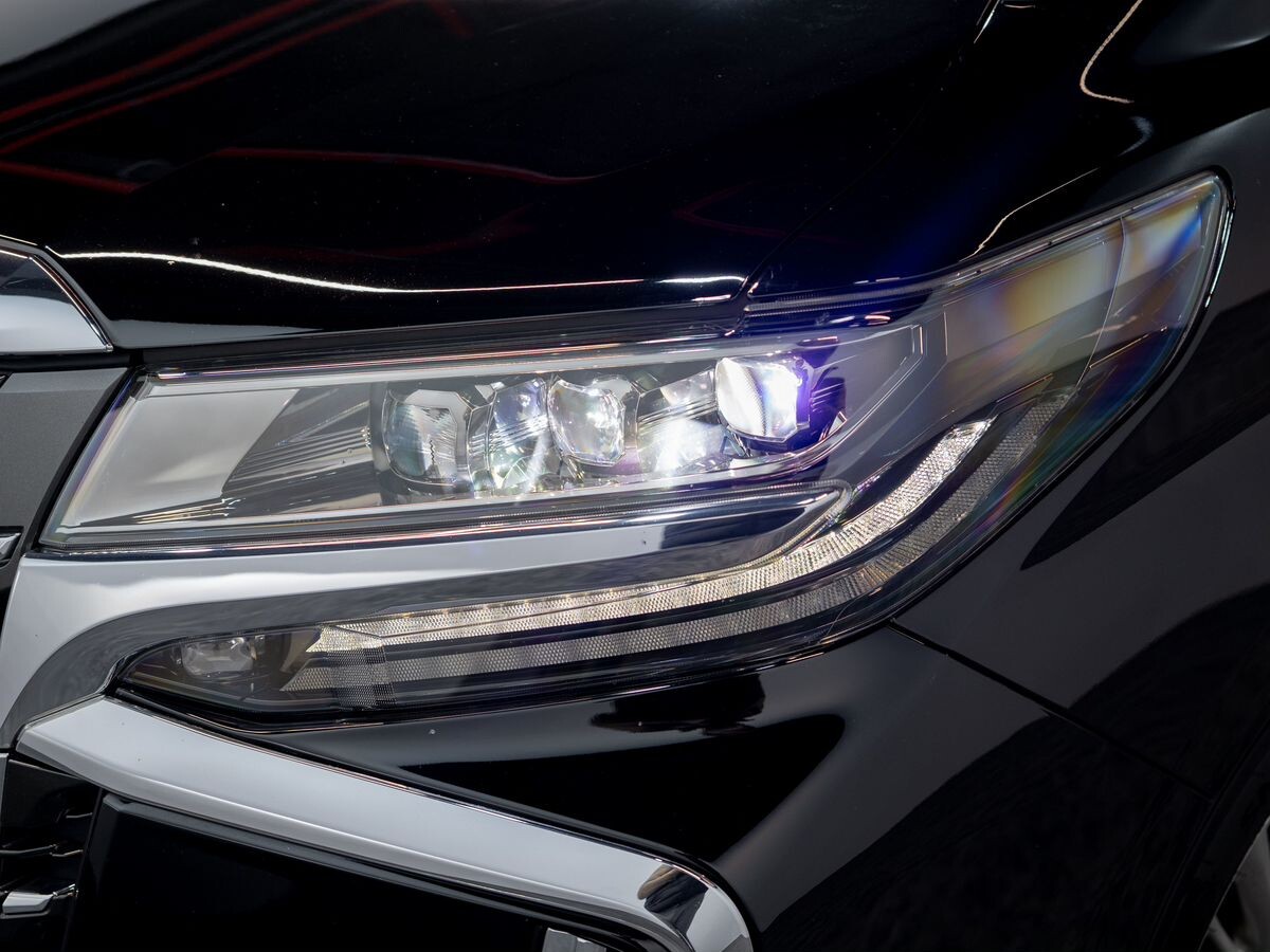 Toyota Alphard 2021 - фото автомобиля