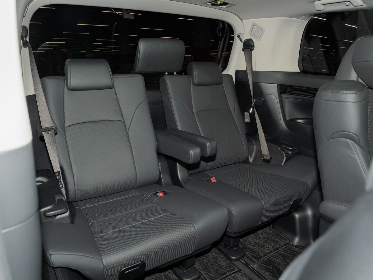 Toyota Alphard 2021 - фото автомобиля