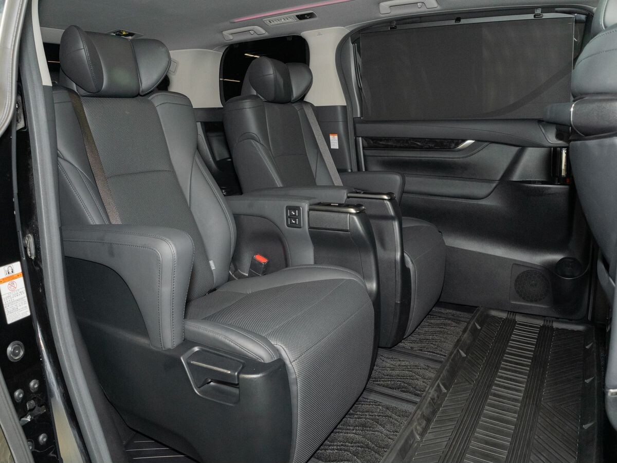 Toyota Alphard 2021 - фото автомобиля