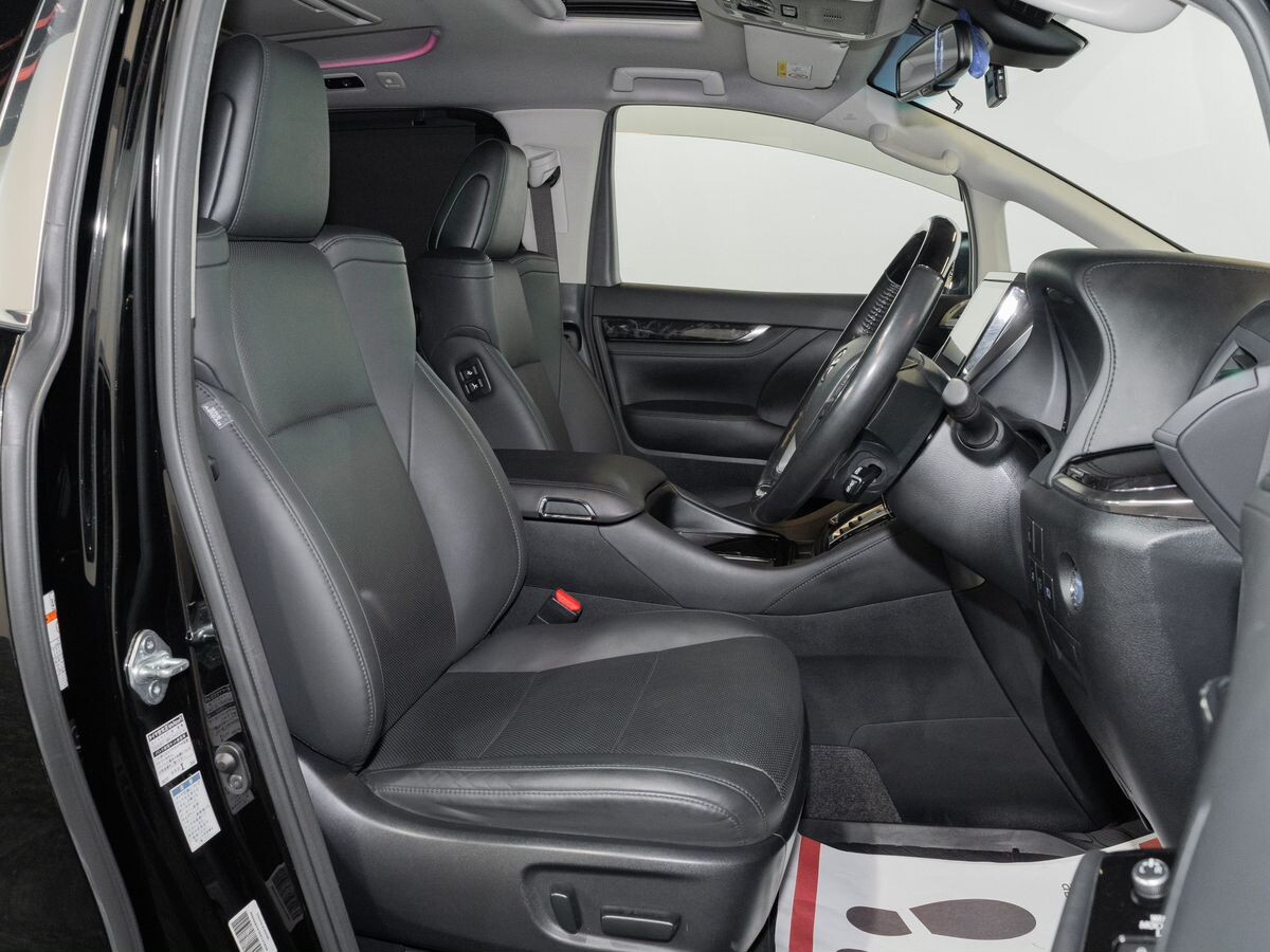 Toyota Alphard 2021 - фото автомобиля