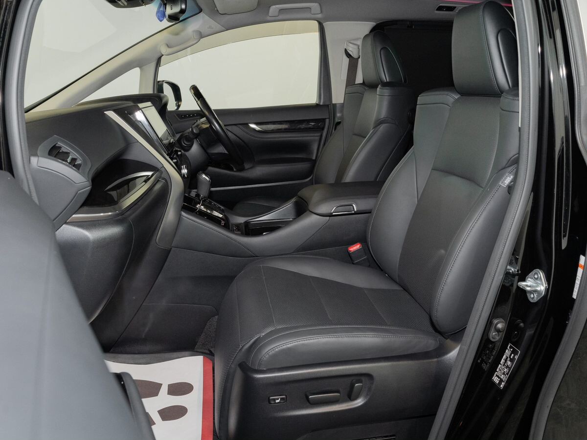 Toyota Alphard 2021 - фото автомобиля