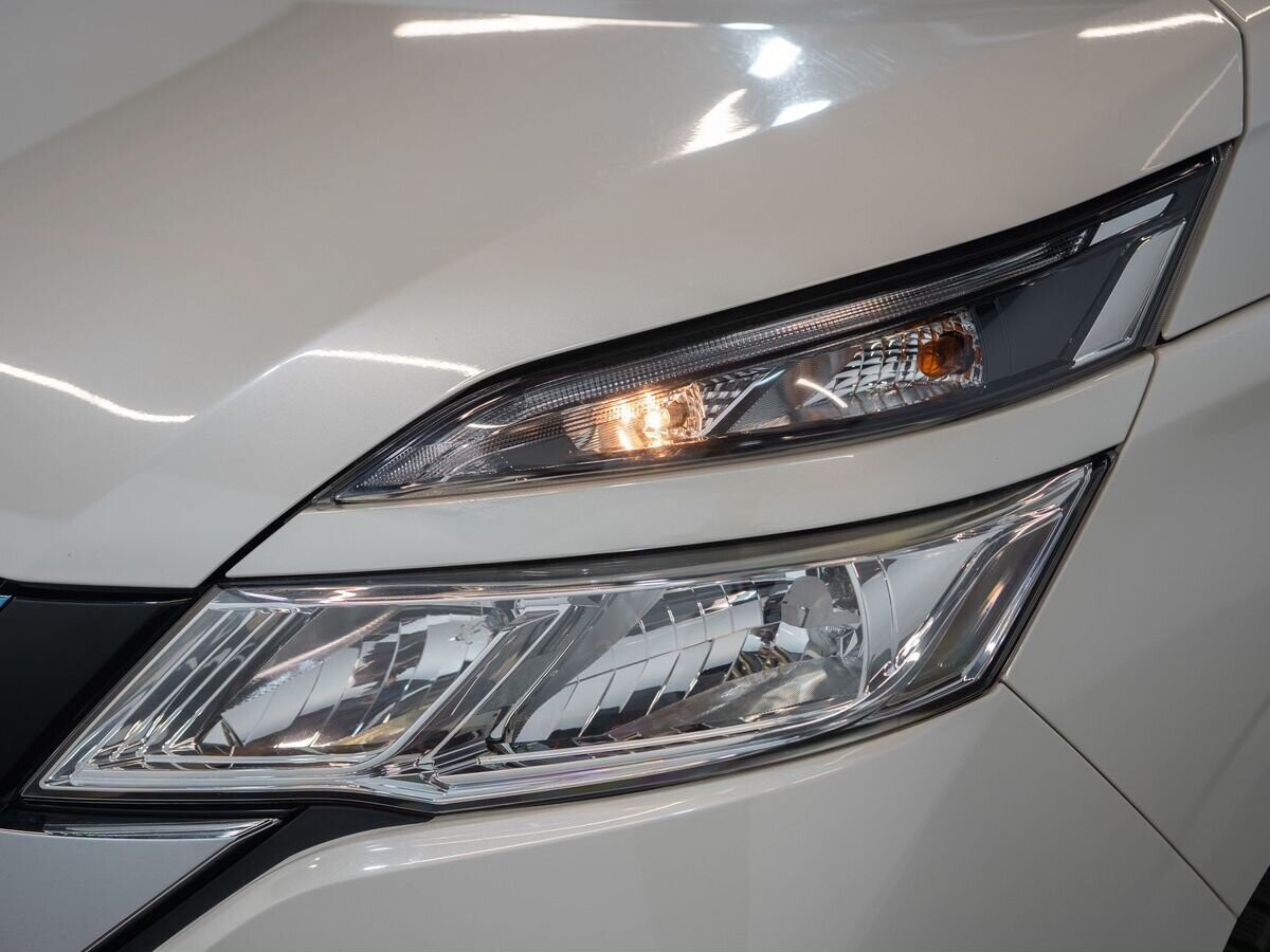 Nissan Serena 2019 - фото автомобиля