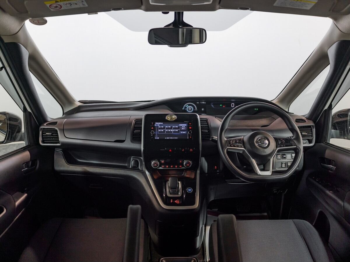 Nissan Serena 2019 - фото автомобиля