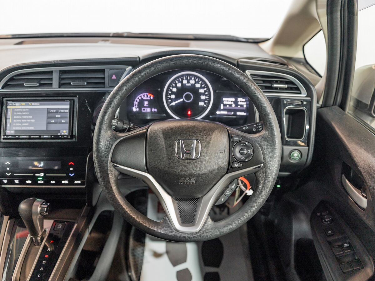 Honda Shuttle 2020 - фото автомобиля