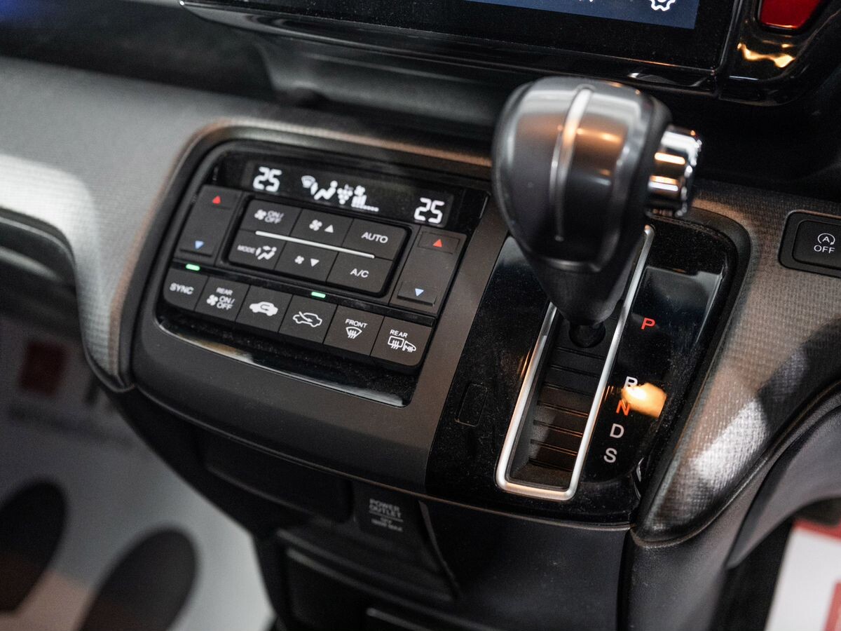 Honda Stepwgn 2019 - фото автомобиля