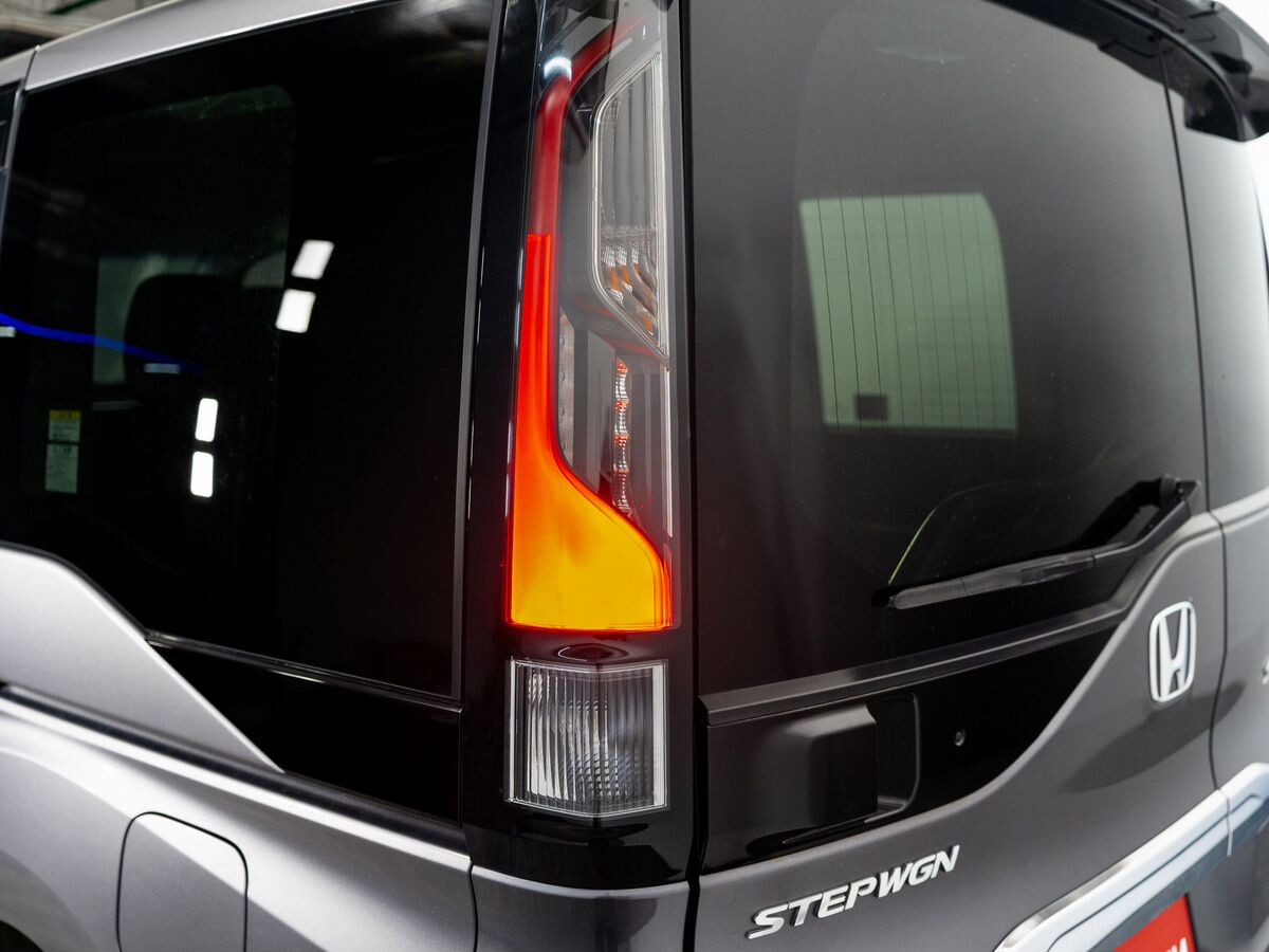 Honda Stepwgn 2019 - фото автомобиля