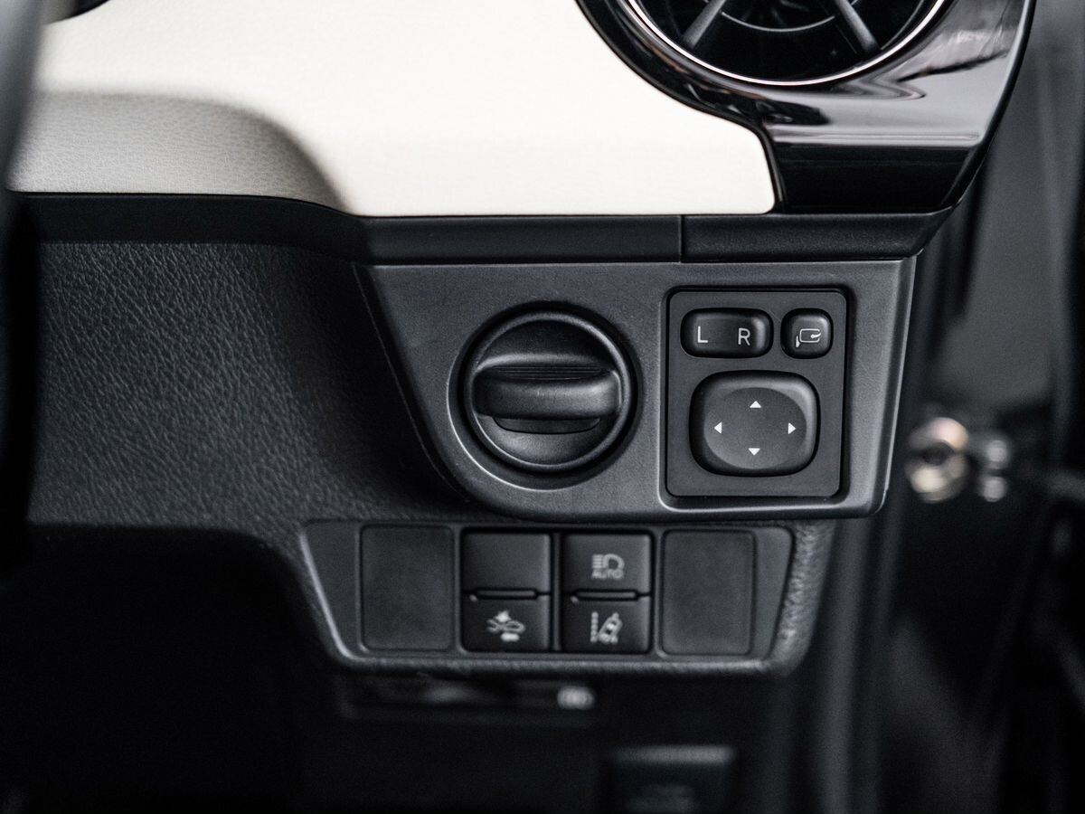 Toyota Corolla 2016 - фото автомобиля