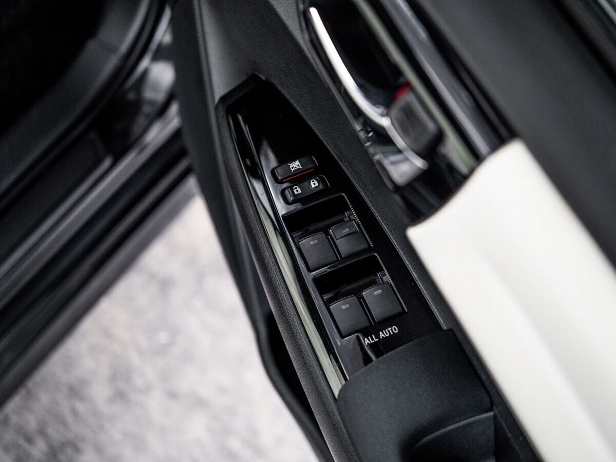 Toyota Corolla 2016 - фото автомобиля