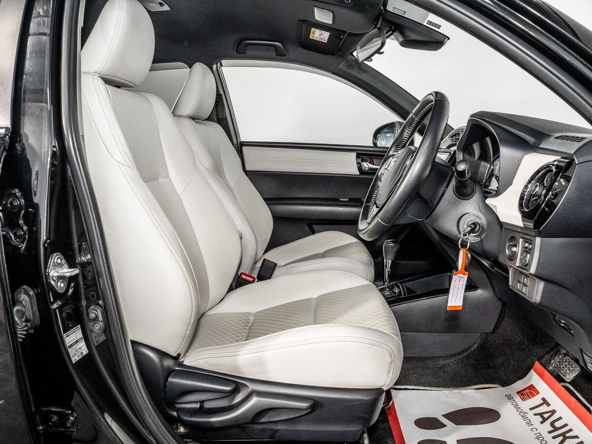 Toyota Corolla 2016 - фото автомобиля