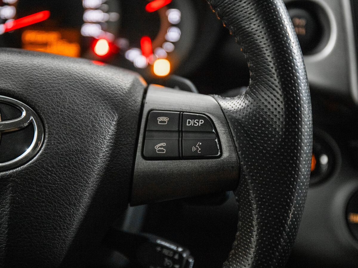 Toyota RAV4 2010 - фото автомобиля