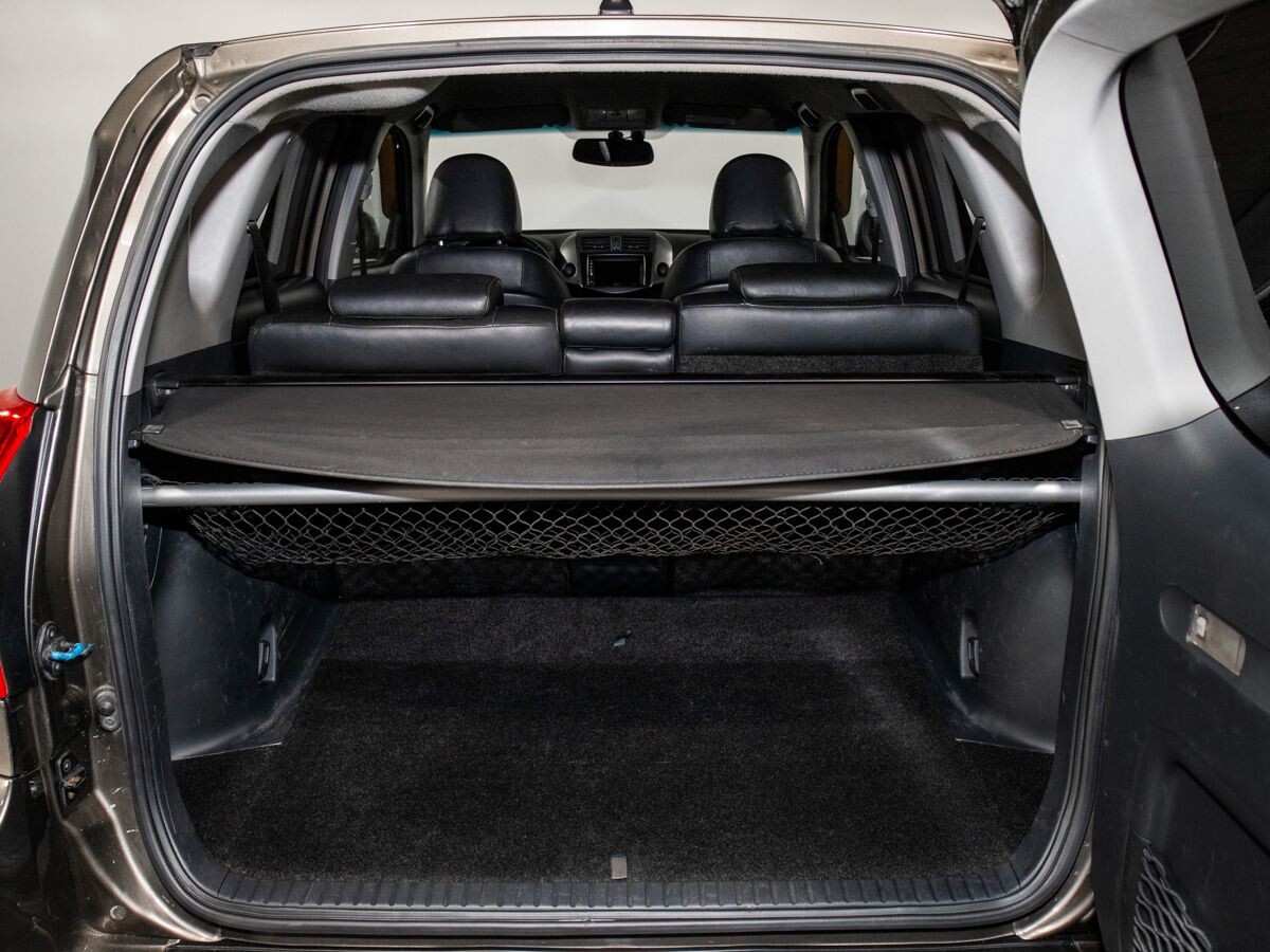 Toyota RAV4 2010 - фото автомобиля