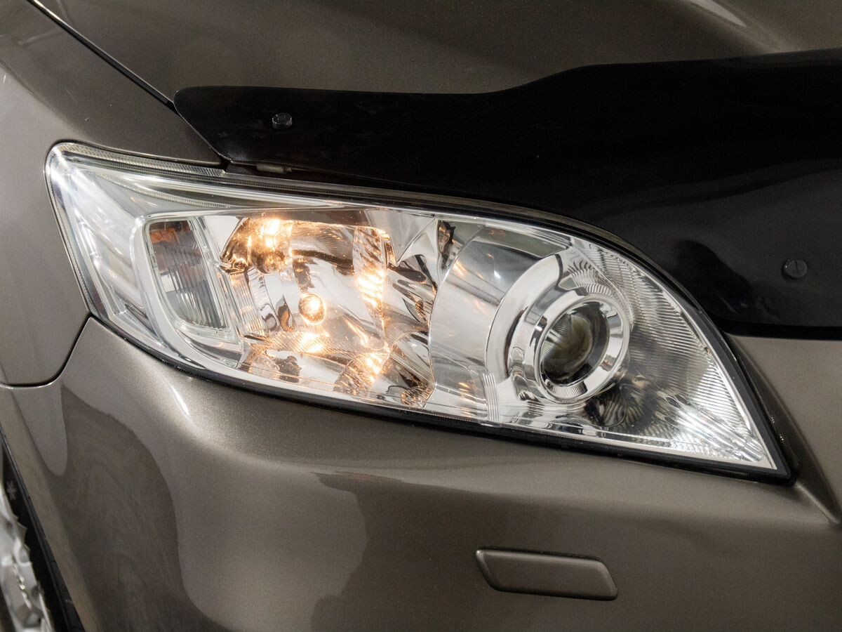 Toyota RAV4 2010 - фото автомобиля