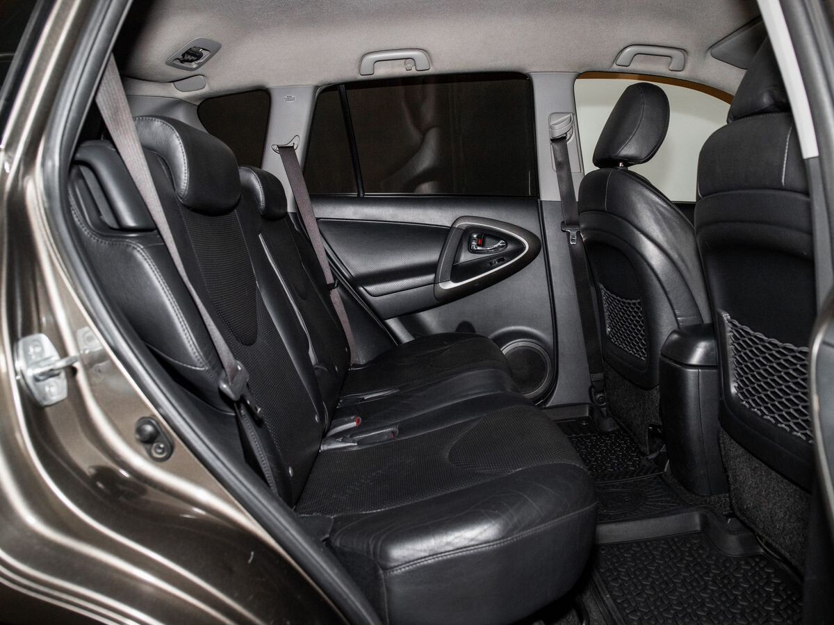 Toyota RAV4 2010 - фото автомобиля