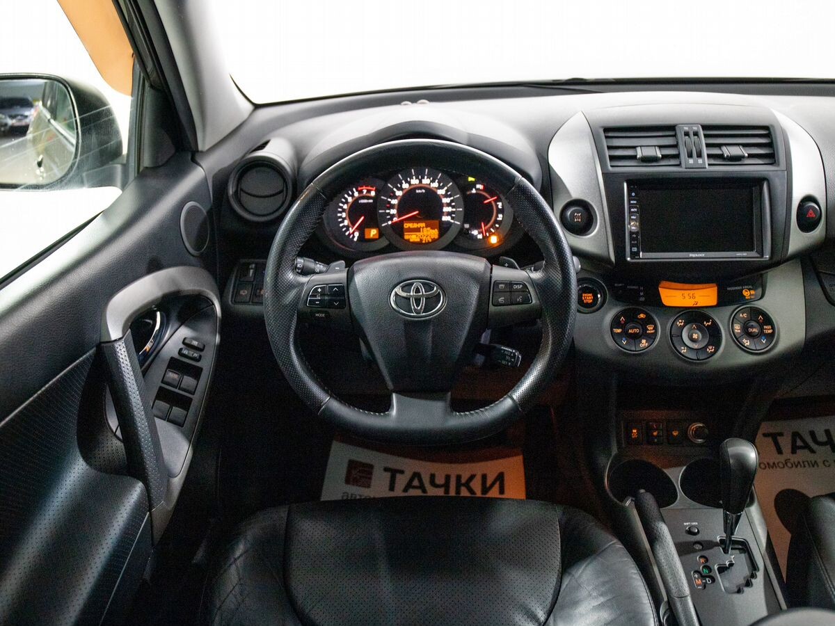 Toyota RAV4 2010 - фото автомобиля