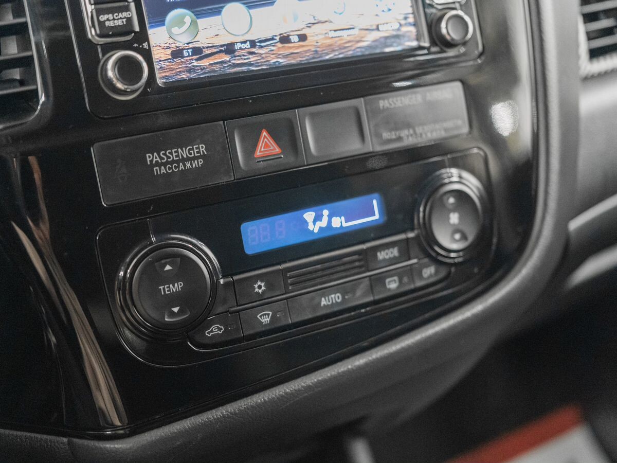 Mitsubishi Outlander 2015 - фото автомобиля