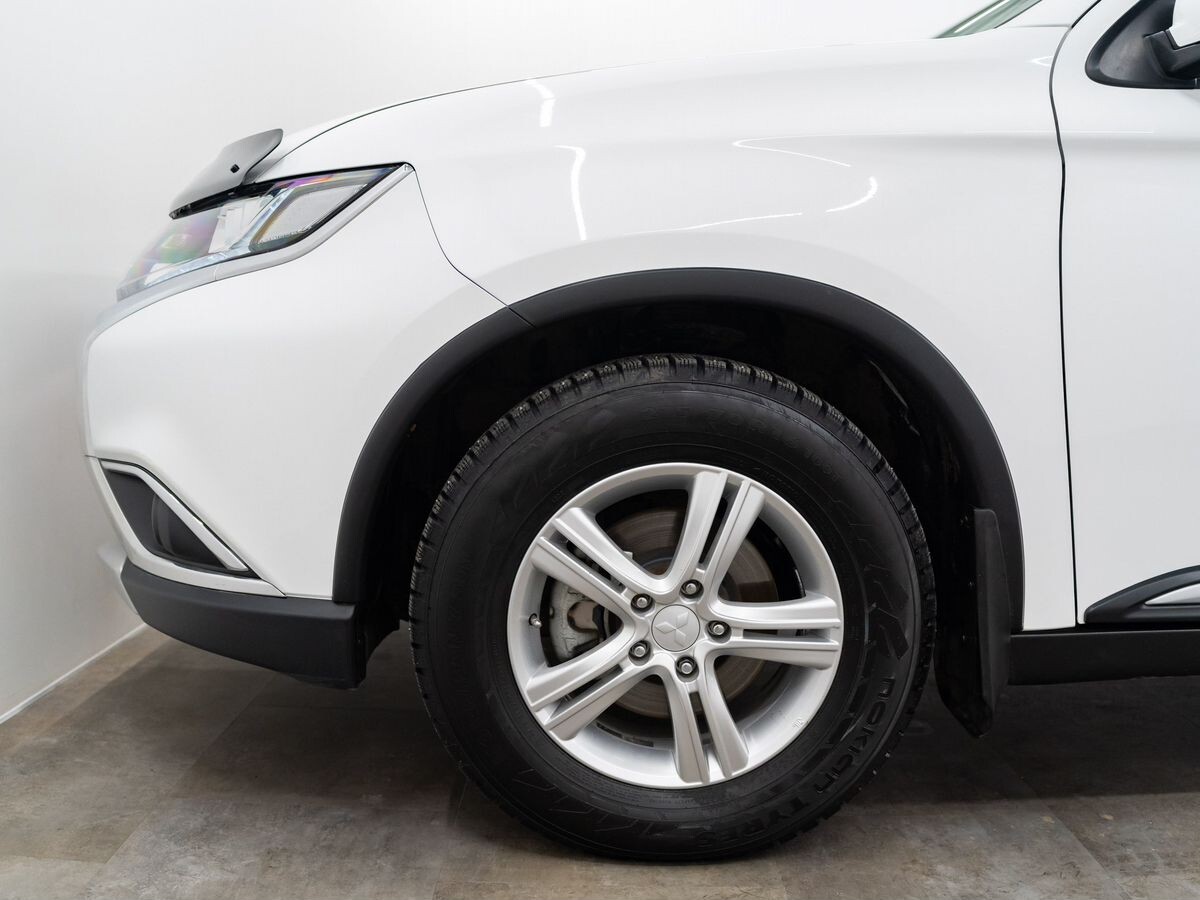 Mitsubishi Outlander 2015 - фото автомобиля